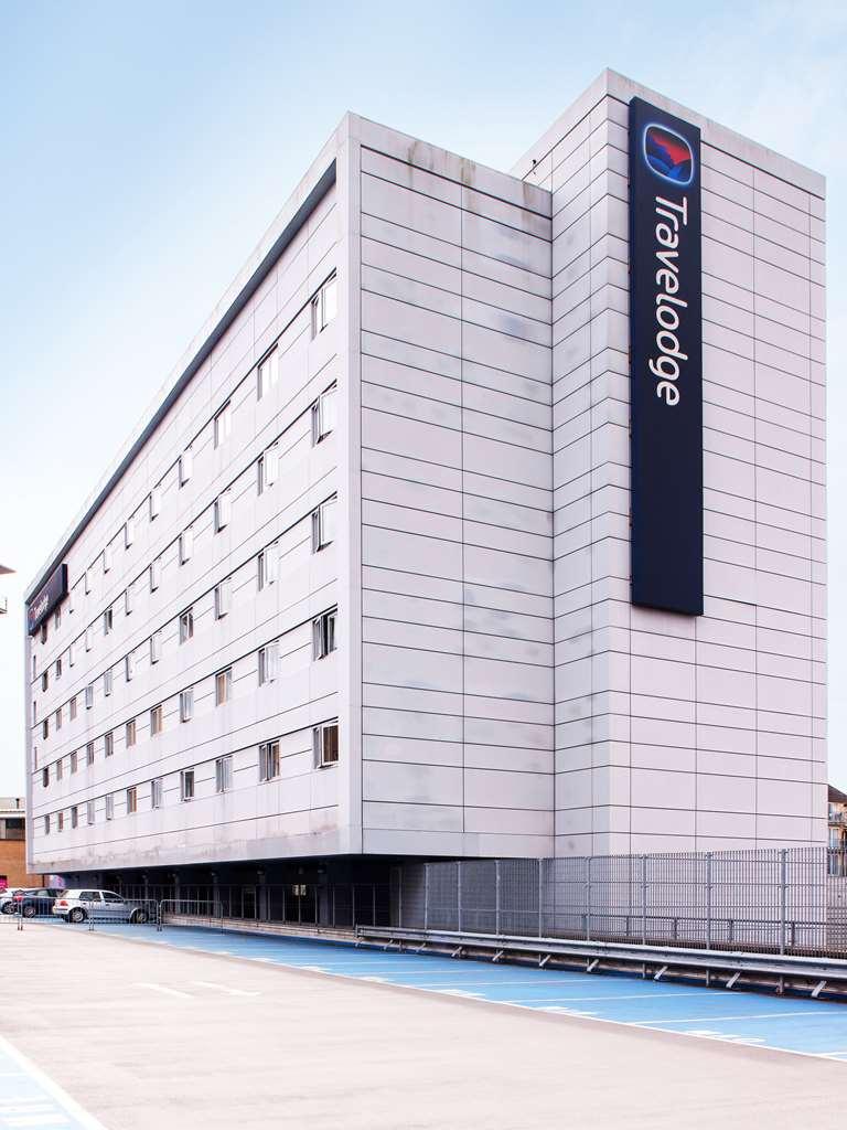 Travelodge London Feltham Exteriér fotografie