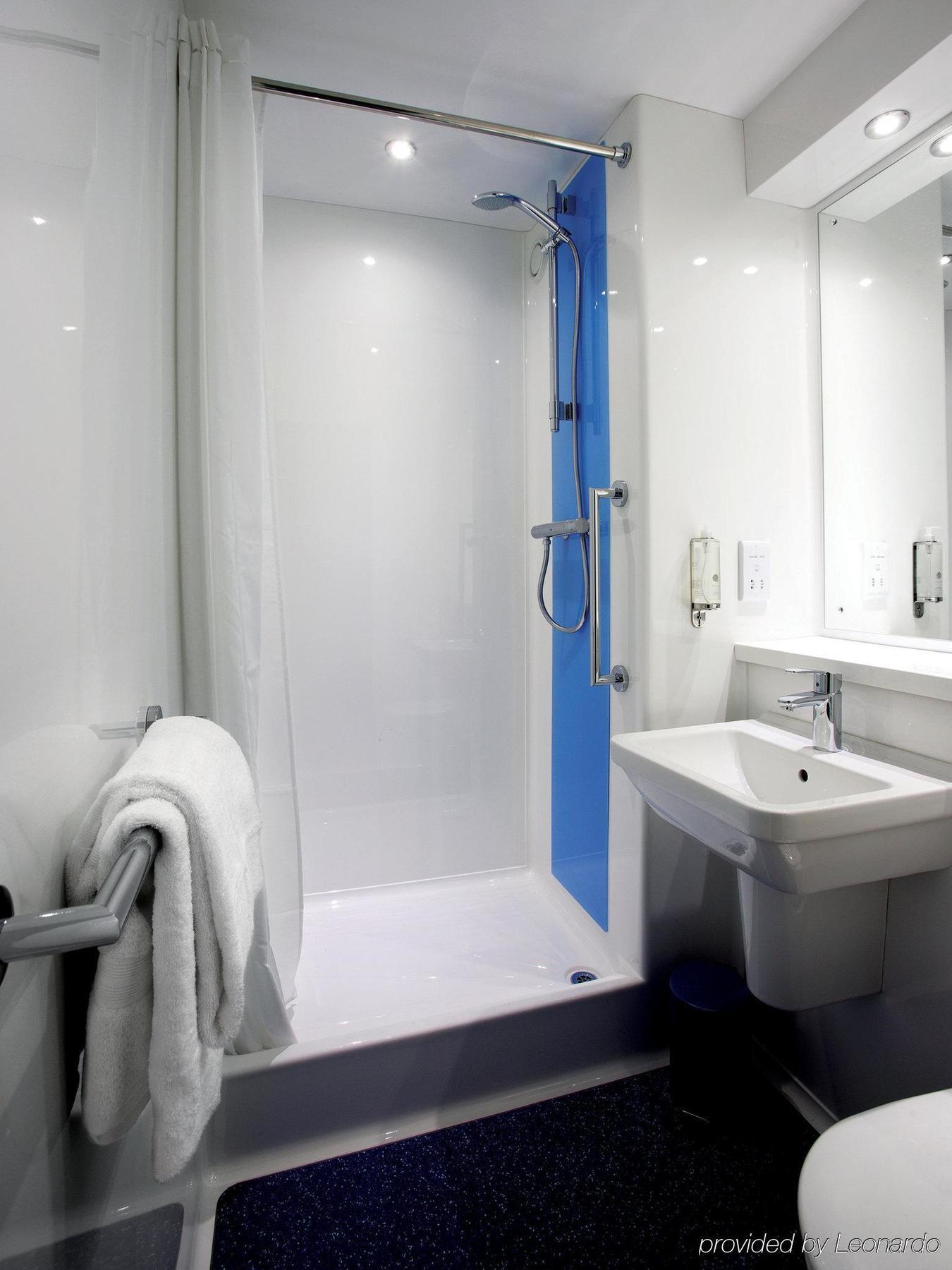 Travelodge London Feltham Exteriér fotografie